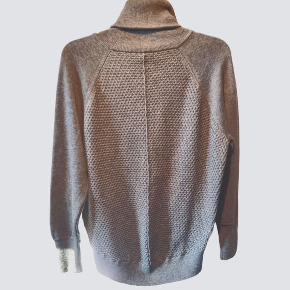 ๐3/$40 Sale!Mix & Match๐ GAP Turtleneck Sweater - Picture 2 of 6